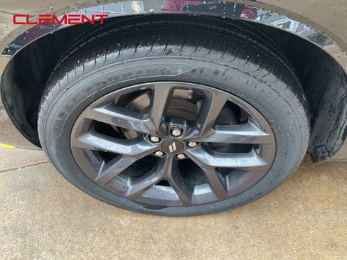 Used 2019 Dodge Challenger SXT w/ Blacktop Package image 7