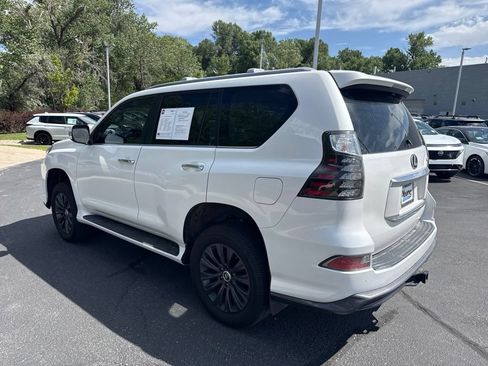 Used 2023 Lexus GX 460 Premium w/ Accessory Package AWD/4WD image 5