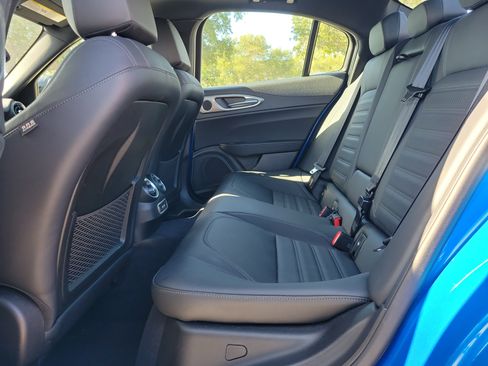 Used 2024 Alfa Romeo Giulia Veloce image 8