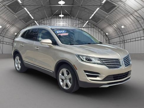 Used 2017 Lincoln MKC Premiere FWD image 3