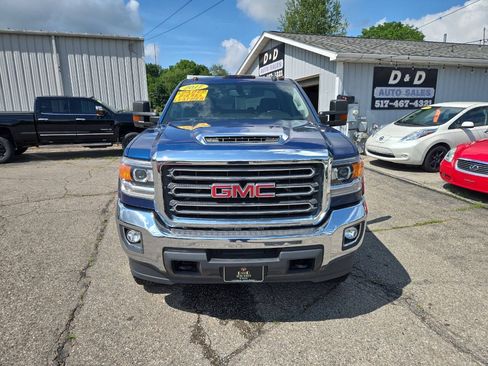 Used 2017 GMC Sierra 2500 SLE w/ SLE Fleet Preferred Package AWD/4WD image 3
