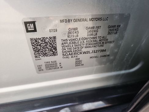 Used 2020 Buick Enclave Premium w/ Sun and Sites Package image 18