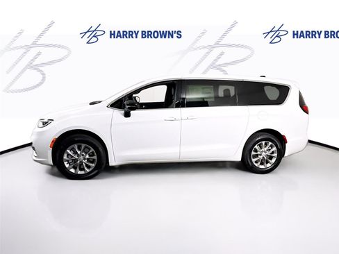 New 2026 Chrysler Pacifica Select image 26