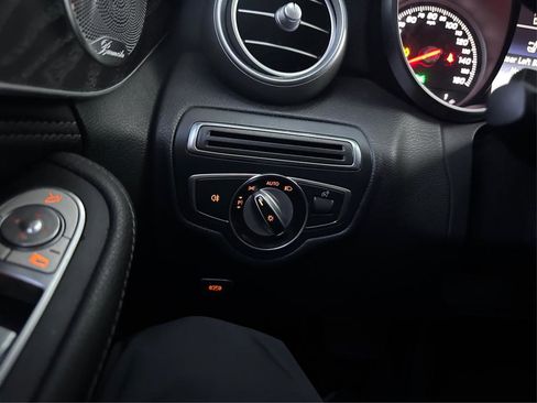 Used 2015 Mercedes-Benz C 300 4MATIC Sedan image 16