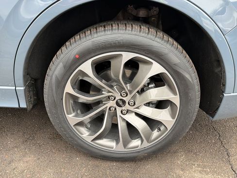 New 2026 Lincoln Aviator AWD image 13