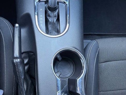 Used 2017 Ford Mustang V6 2dr Fastback image 22