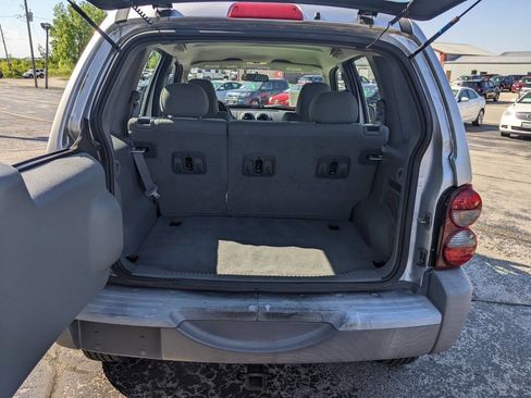 Used 2006 Jeep Liberty Sport AWD/4WD image 21