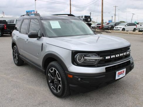 Used 2021 Ford Bronco Sport Outer Banks w/ Outer Banks Package AWD/4WD image 3
