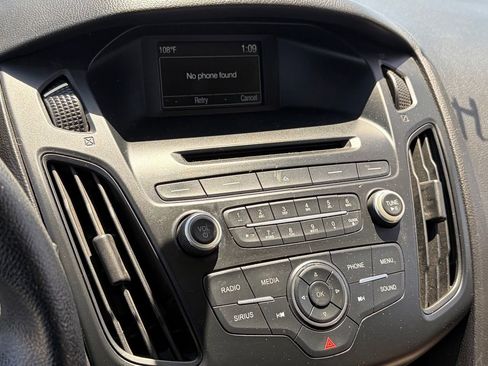 Used 2015 Ford Focus SE FWD image 8