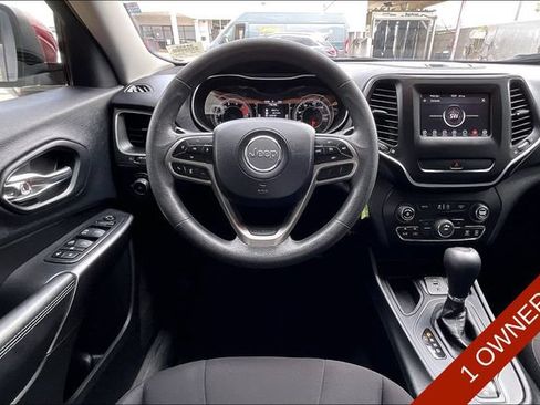 Used 2019 Jeep Cherokee Latitude w/ Popular Appearance Group FWD image 4
