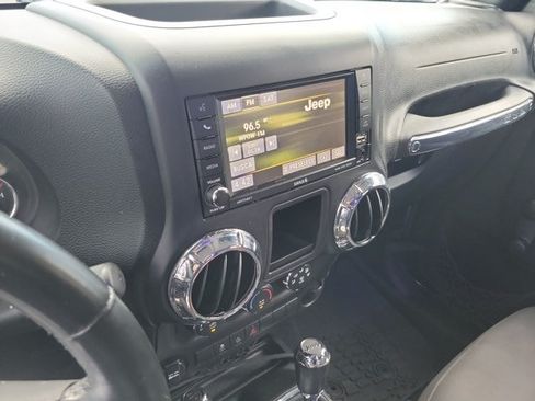 Used 2017 Jeep Wrangler Sport AWD/4WD image 24