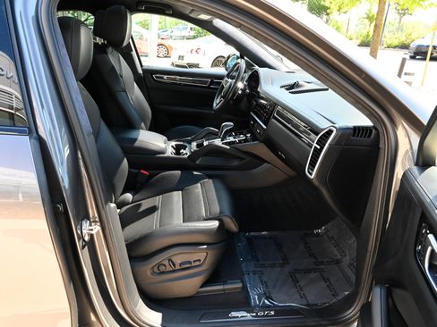Used 2023 Porsche Cayenne GTS AWD/4WD image 59