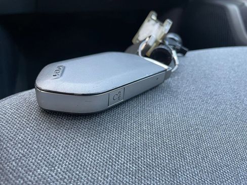 Used 2025 Kia K4 LXS image 23