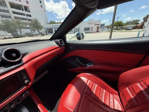 Used 2015 Ferrari California T RWD image 40