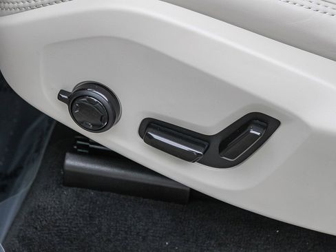 New 2026 Volvo XC90 T8 Ultra w/ Protection Package Premier AWD/4WD image 25