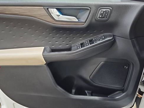 Used 2020 Ford Escape Titanium AWD/4WD image 24