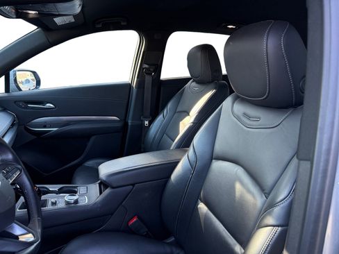 Used 2024 Cadillac XT4 Premium Luxury image 10