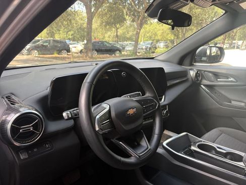 Used 2025 Chevrolet Equinox LT FWD image 34