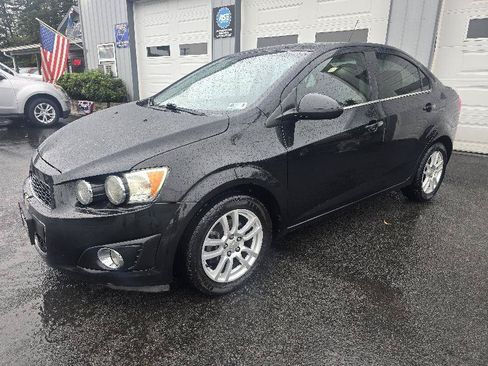 Used 2015 Chevrolet Sonic LT w/ Wheels and Fog Lamp Package FWD image 1