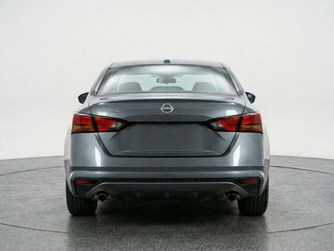 Used 2025 Nissan Altima 2.5 SV image 7