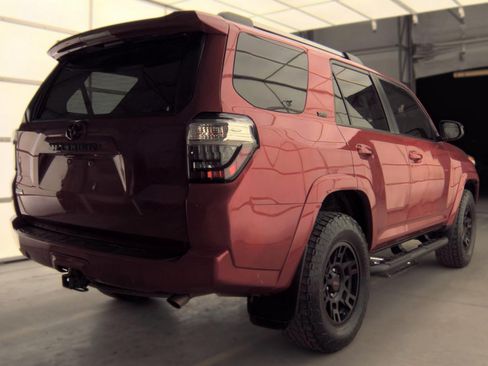 Used 2023 Toyota 4Runner SR5 AWD/4WD image 3
