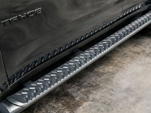 Used 2024 Chevrolet Tahoe Z71 w/ Luxury Package image 13