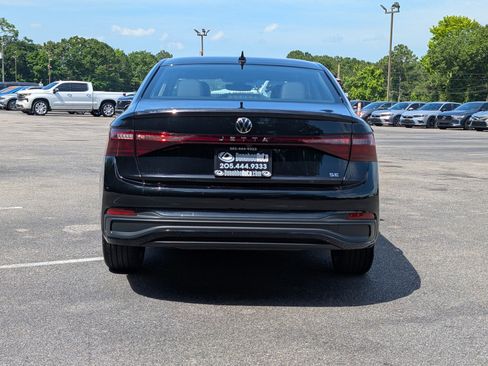 Used 2025 Volkswagen Jetta SE w/ Black Wheel Package FWD image 8