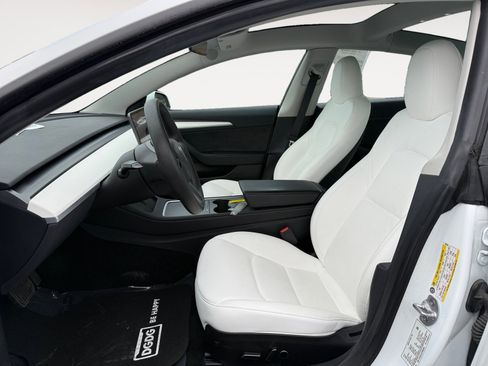 Used 2023 Tesla Model 3 Standard Range image 10