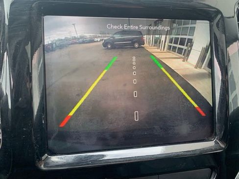 Used 2020 Jeep Cherokee Limited image 17