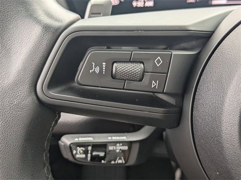 Used 2024 Porsche Cayenne image 27