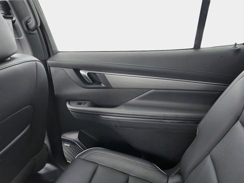 Used 2025 Buick Enclave Preferred image 26