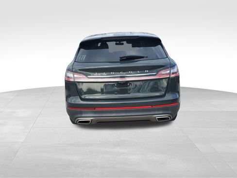 Used 2022 Lincoln Nautilus FWD image 5