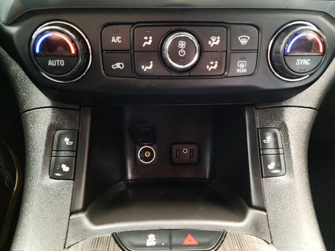 Used 2017 GMC Acadia SLT image 11