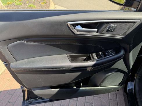 Used 2016 Ford Edge Titanium w/ Equipment Group 301A AWD/4WD image 10