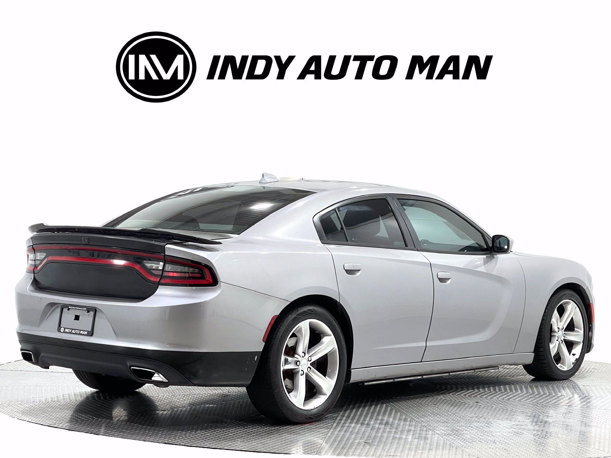 Used 2016 Dodge Charger R/T w/ Navigation & Travel Group RWD image 4