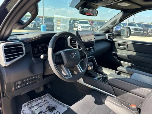 Used 2025 Toyota Tundra Platinum AWD/4WD image 17