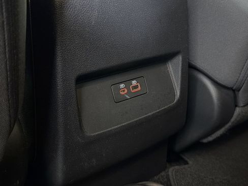Used 2023 Nissan Frontier SV w/ Technology Package RWD image 25