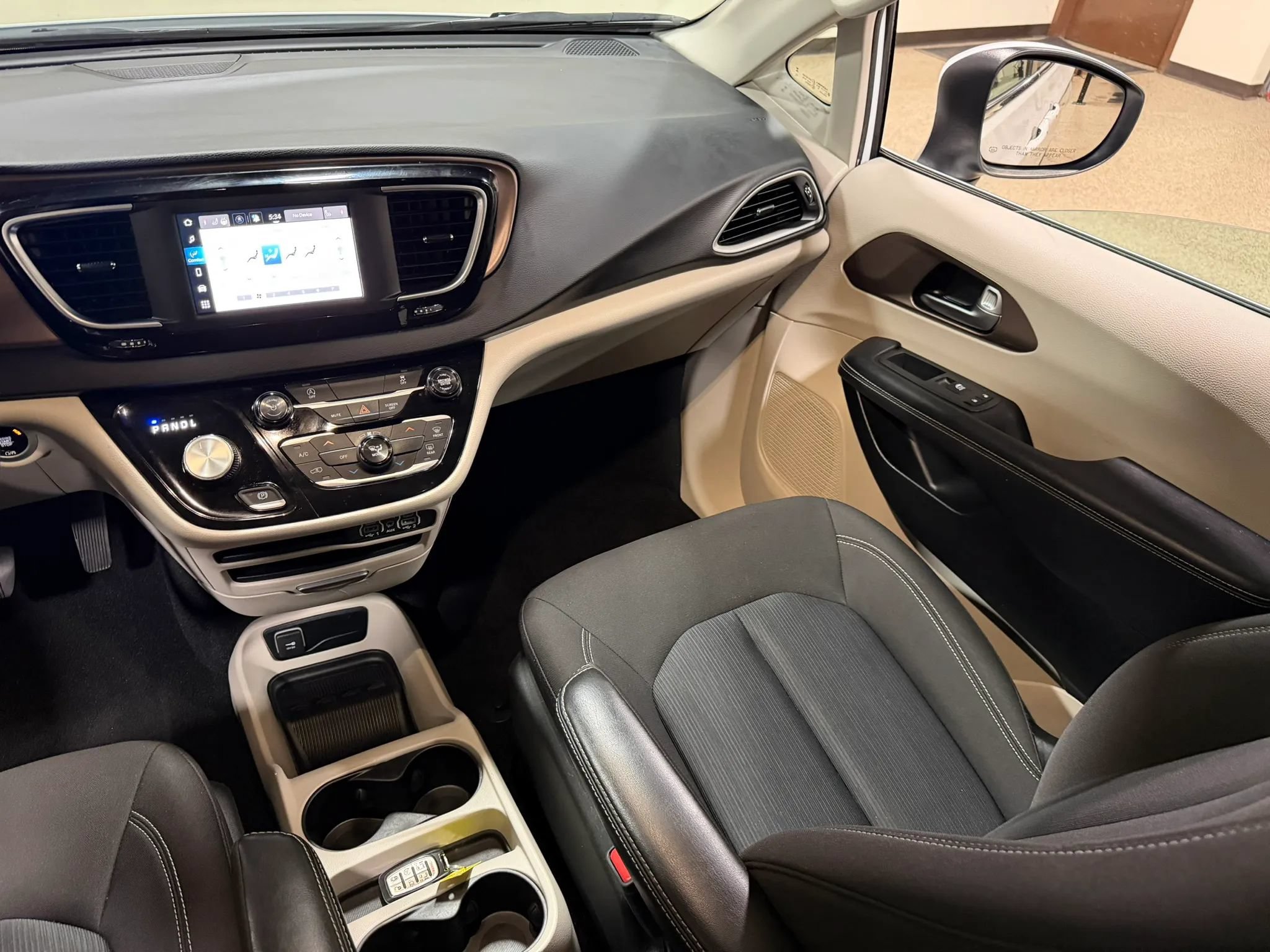 Used 2023 Chrysler Voyager LX FWD image 43