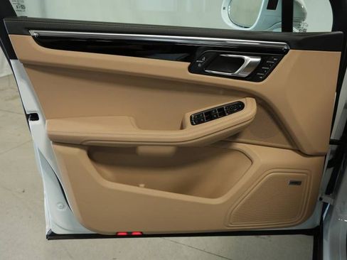 New 2026 Porsche Macan S image 25