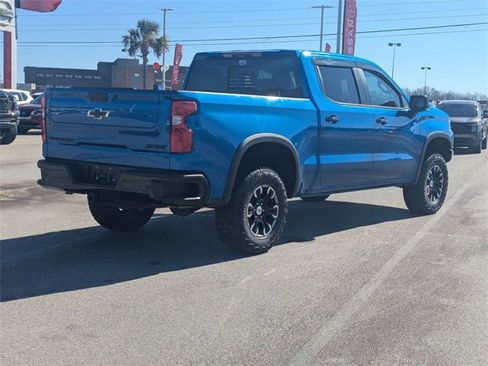Used 2022 Chevrolet Silverado 1500 ZR2 w/ Technology Package image 3