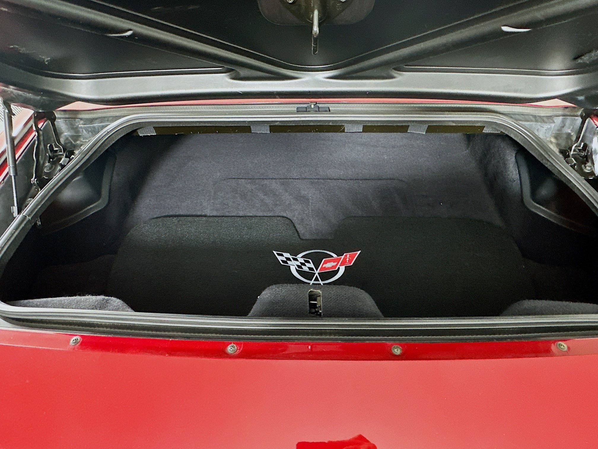 Used 2004 Chevrolet Corvette Convertible w/ Preferred Equipment Group RWD image 24