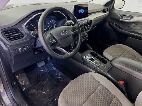 Used 2022 Ford Escape SE w/ SE Sport Appearance Package FWD image 9