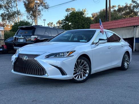Used 2021 Lexus ES 350 350 Luxury w/ Accessory Package 2 image 2