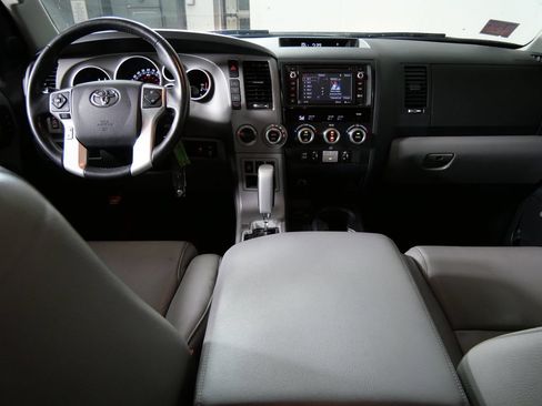 Used 2016 Toyota Sequoia Limited w/ Safety & Convenience Package AWD/4WD image 23