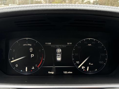 Used 2015 Land Rover Range Rover HSE image 19