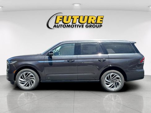 New 2026 Lincoln Navigator Reserve AWD/4WD image 6