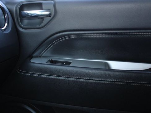 Used 2016 Jeep Compass Latitude image 19