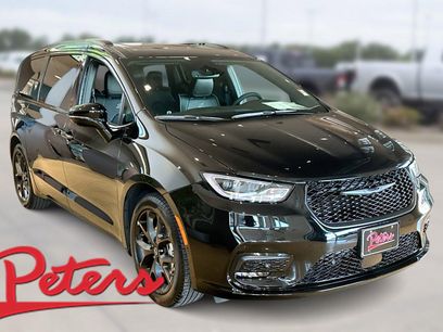 New 2026 Chrysler Pacifica Limited