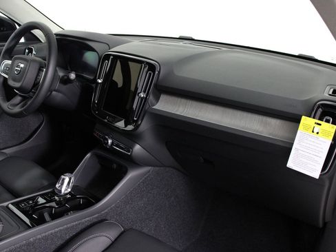 New 2026 Volvo XC40 B5 Ultra w/ Climate Package AWD/4WD image 9