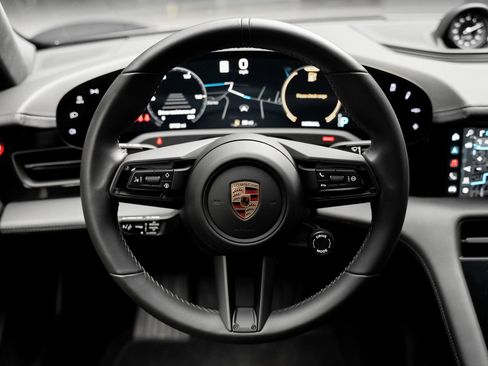 Used 2023 Porsche Taycan GTS image 40